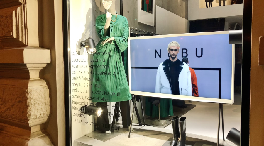 How Does Digital Signage Boost Customer Engagement in Retail